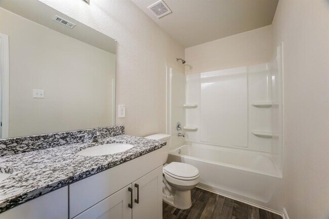Building Photo - 15774 Del Norte Dr