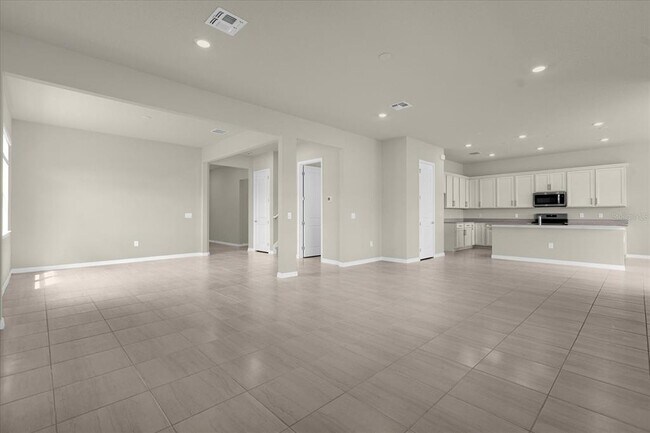 Building Photo - 10411 Pk Ests Ave