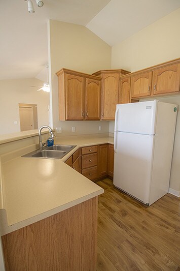Building Photo - 541 Southampton Dr