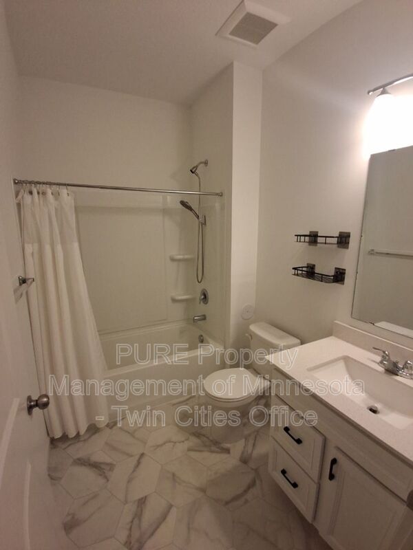 Building Photo - 4654 Schilling Way