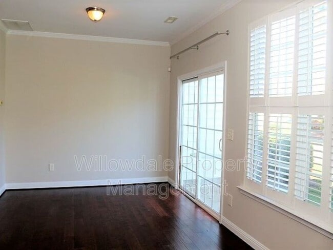 Building Photo - 308 Hamlet Park Dr