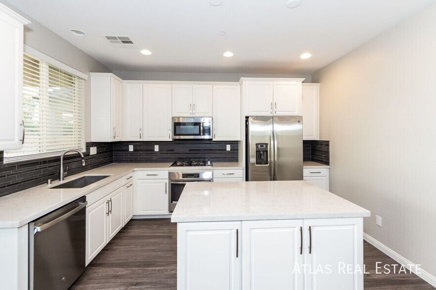 Primary Photo - 361 Mezzaforte St