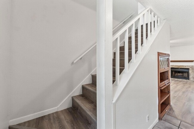 Building Photo - 1402 Oakmeadows Cove