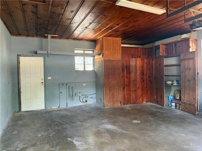 Building Photo - 23 Vine Ave