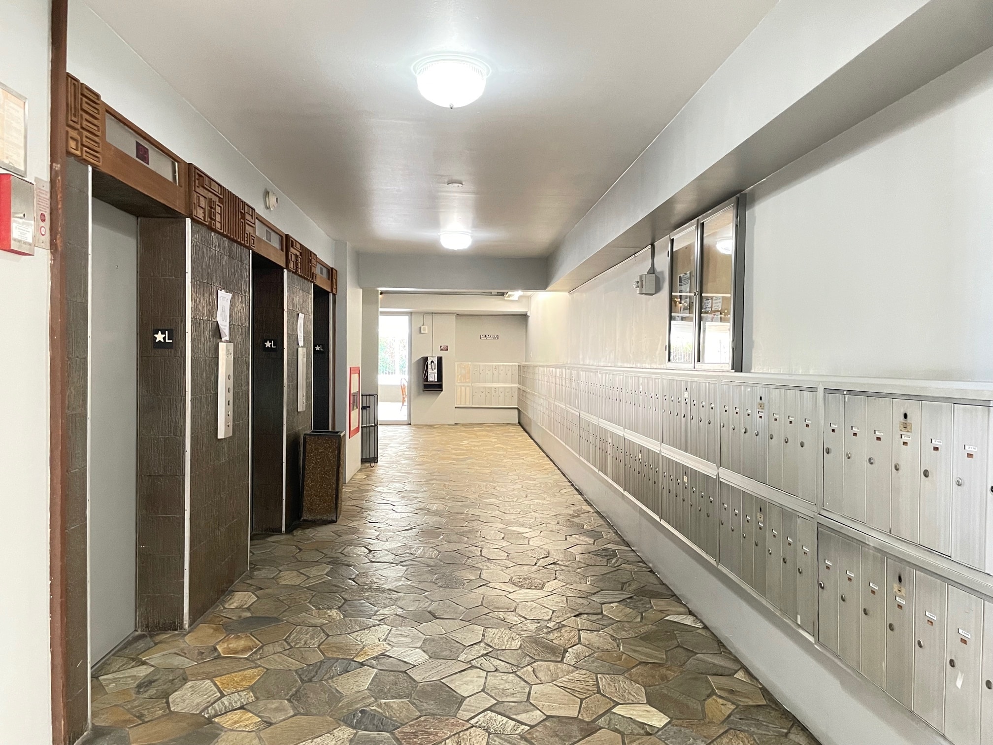 Elevators & Mailboxes - 2888 Ala Ilima St