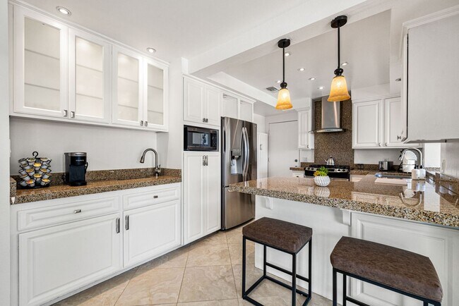 Building Photo - Sunnyside House with Pool in Palm Springs (Monthly Only - No Long Term)
