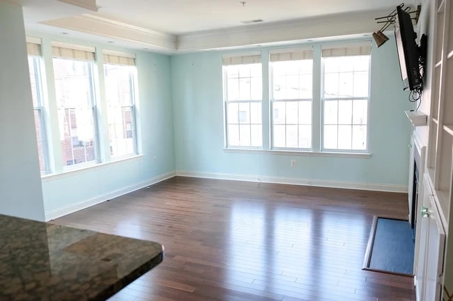 Building Photo - 1451 Belmont St NW