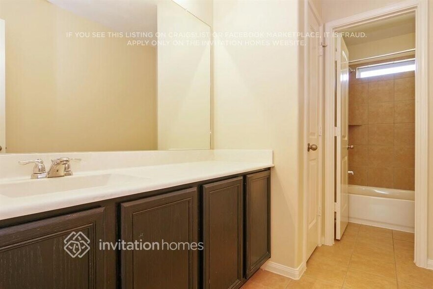 Building Photo - 30615 Woodson Trace Dr