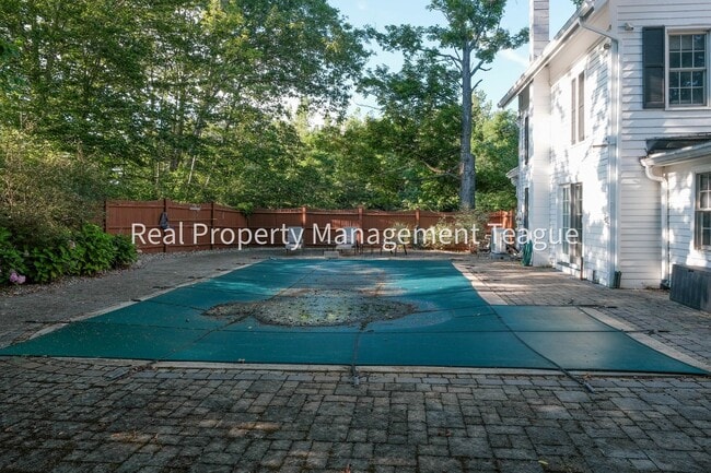 Building Photo - Dream home in Altamont