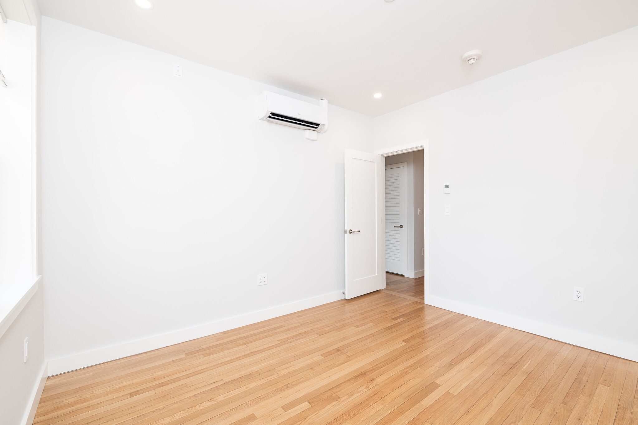 Building Photo - 17 A Forest St