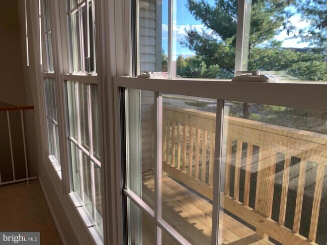 Building Photo - 7575 Belle Grae Dr