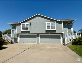 Building Photo - Amazing 3 Bedroom Townhouse!