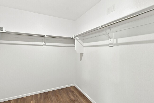 Building Photo - 2751 W Obsidian St
