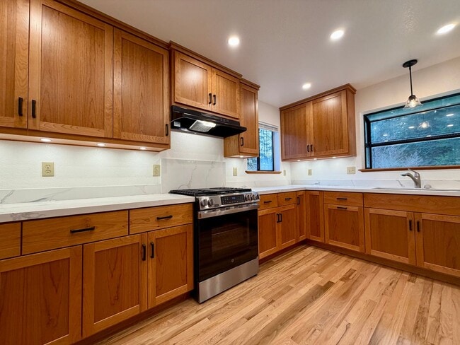 Building Photo - 4036 Campton Rd