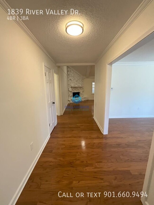 Building Photo - 1839 River Valley Dr