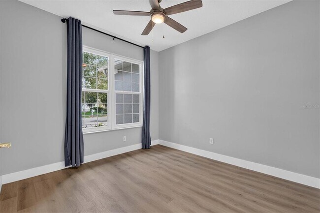 Building Photo - 10725 Banfield Dr