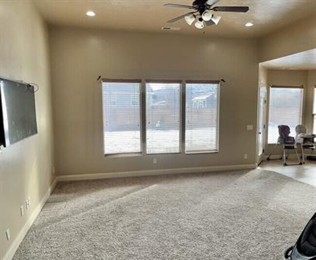 Building Photo - Beautiful Single Family Home