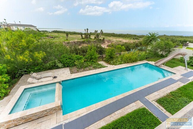 Building Photo - 133 Oleander Dr