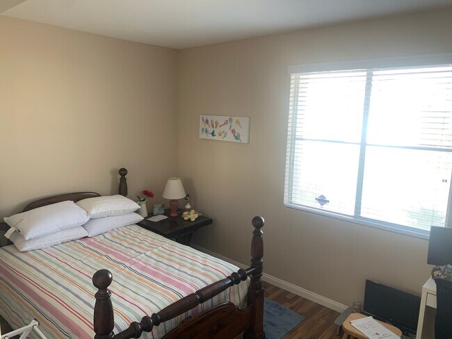 Building Photo - 1205 Simms Ave