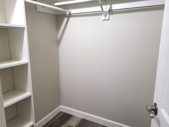 Building Photo - 576 Washington St