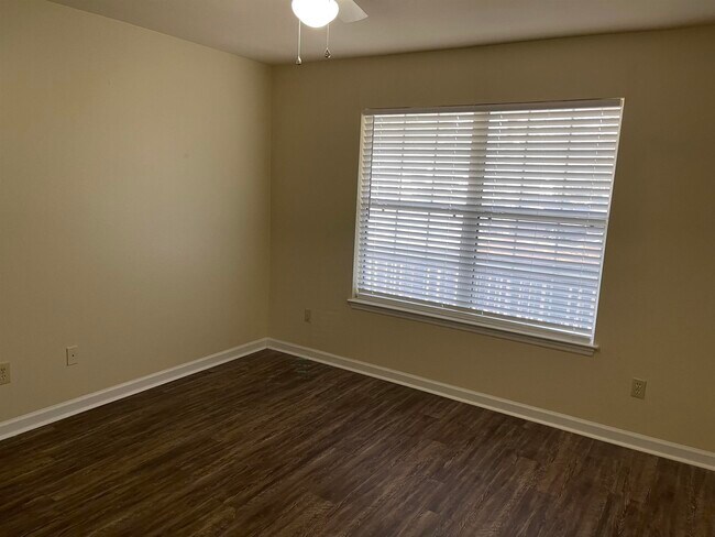 Building Photo - 2719 W Tharpe St