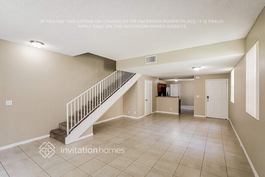 Building Photo - 1136 Sorrento Dr