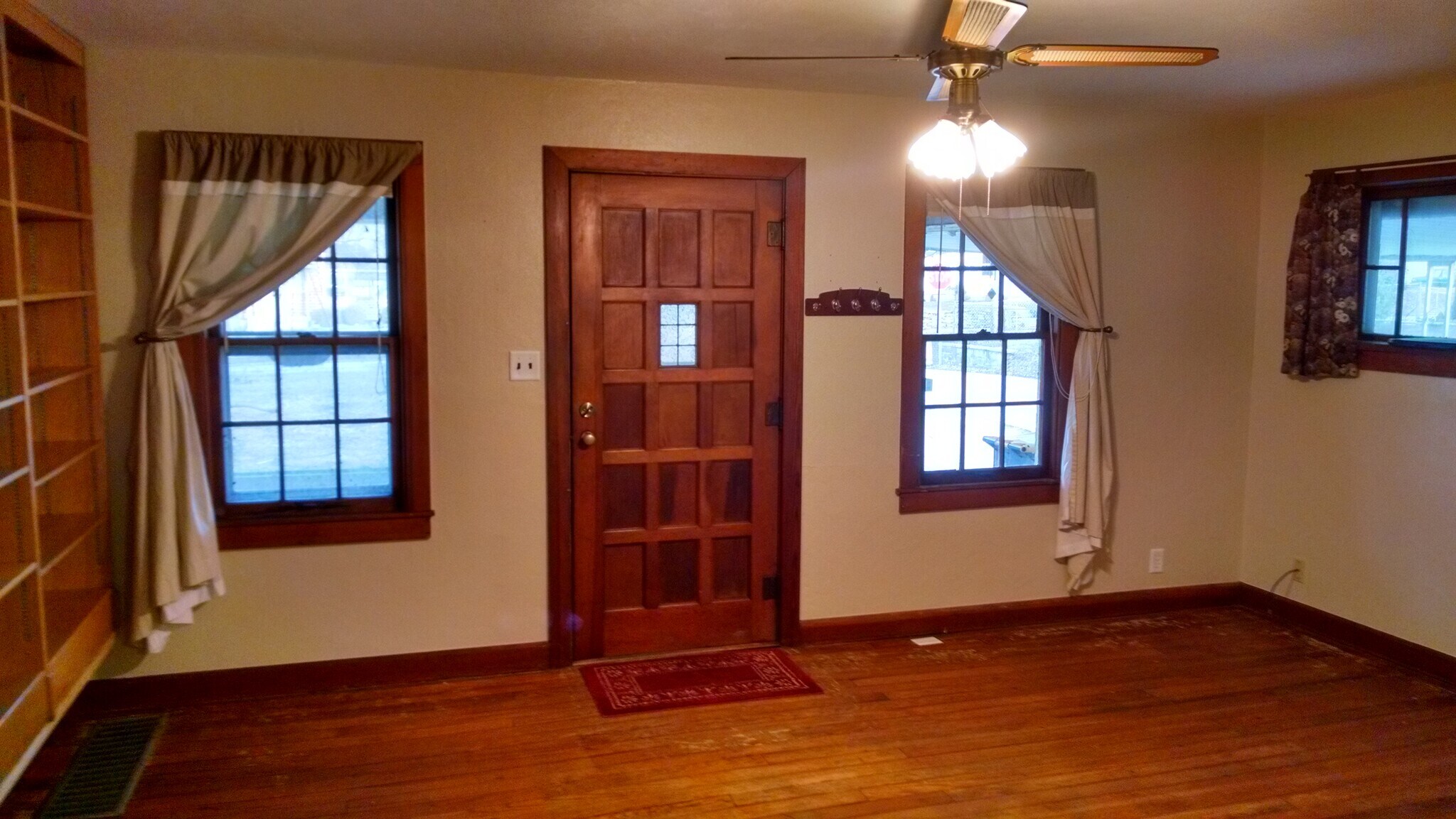 Beautiful front door. - 1201 N Madison St