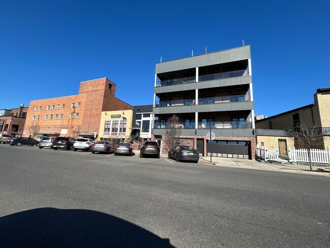 Building Photo - 1224 Monroe Ave