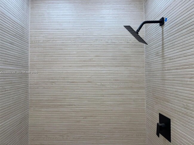 Building Photo - 370 NW 43rd Ave