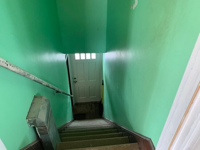 Building Photo - 108 Elmwood Ave