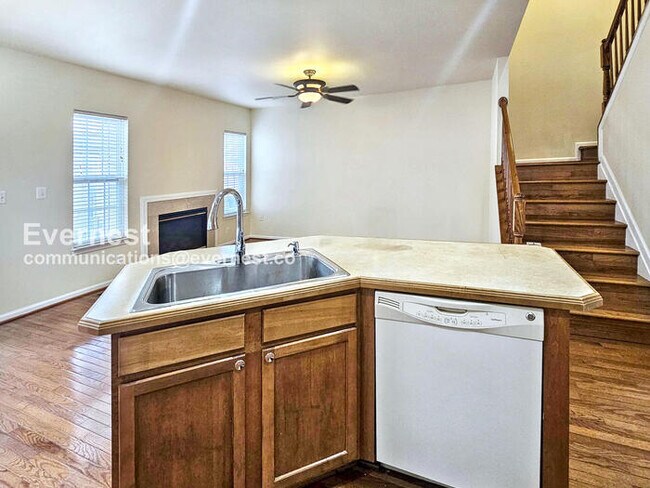 Building Photo - 115 Executive Cir