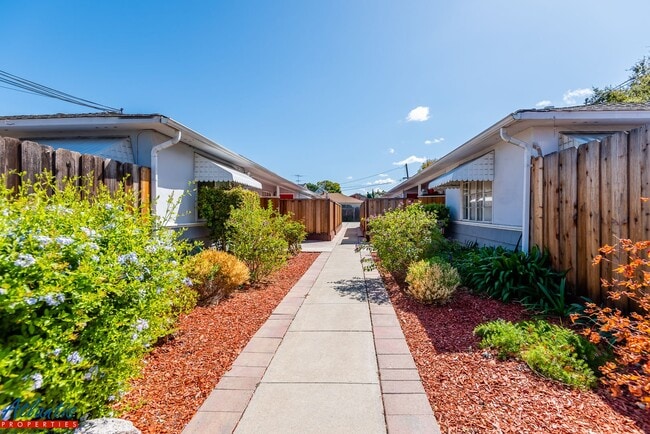 Building Photo - 513-517 Madison Ave