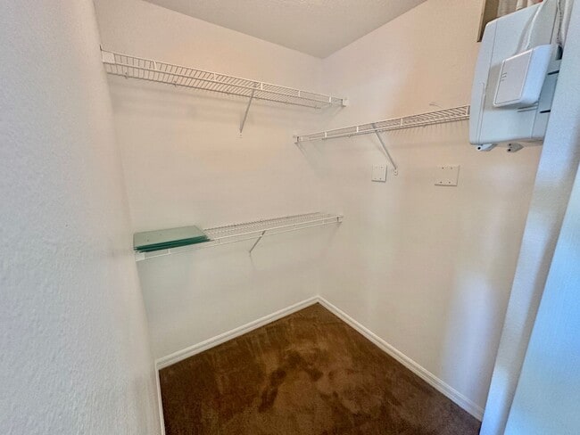 Building Photo - Orlando - 3 Bedroom, 2.5 Bathroom - $1,845.00