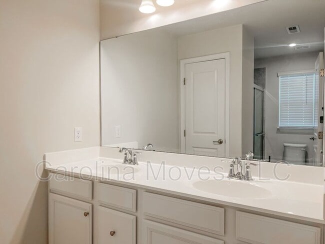 Building Photo - 415 Huntingdale Pl