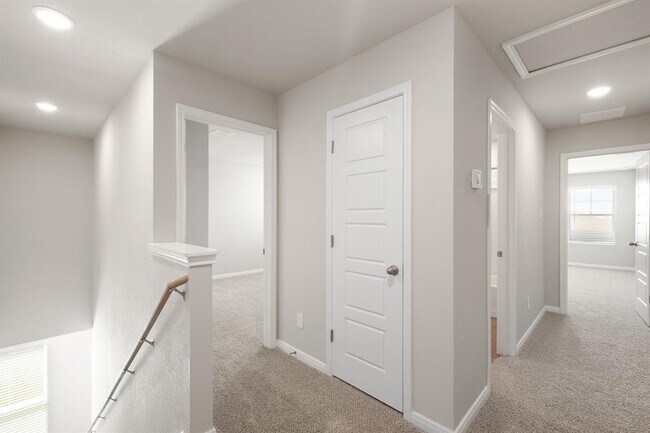Building Photo - 242 Schrader Dr