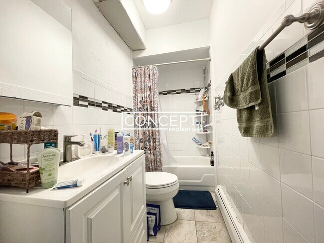 Building Photo - 8 Bickford Ave