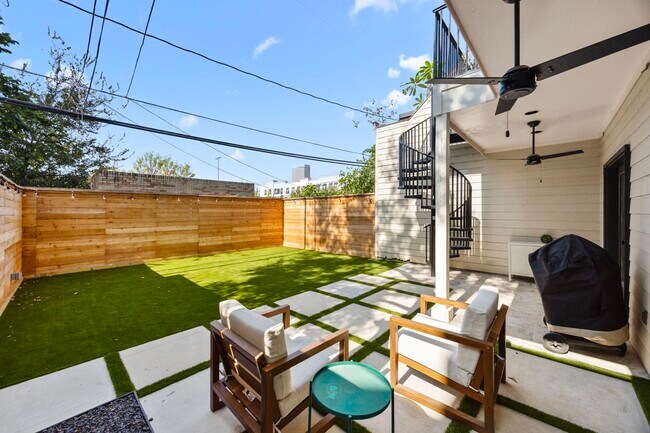 Building Photo - 1312 Crocker St