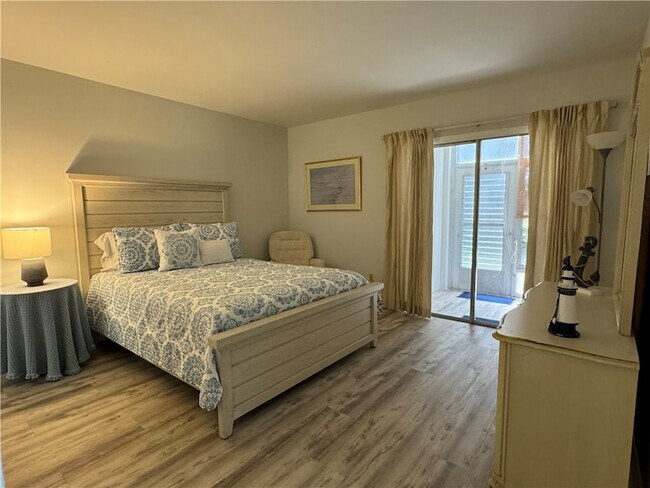 Building Photo - 48 Woodland Dr