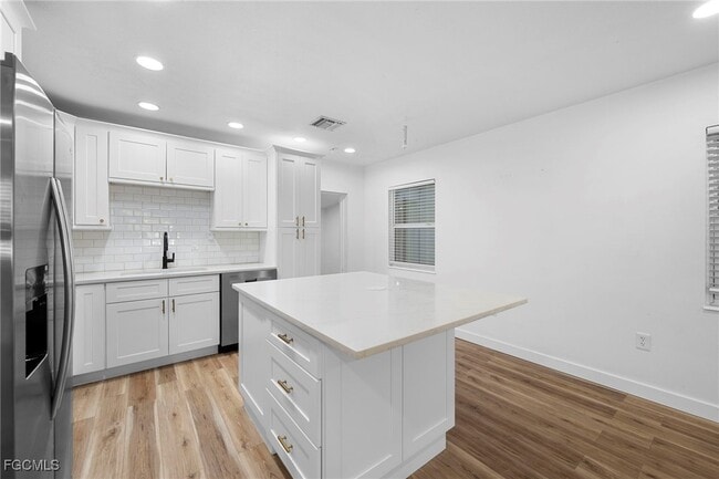 Building Photo - 236 Delray Ave