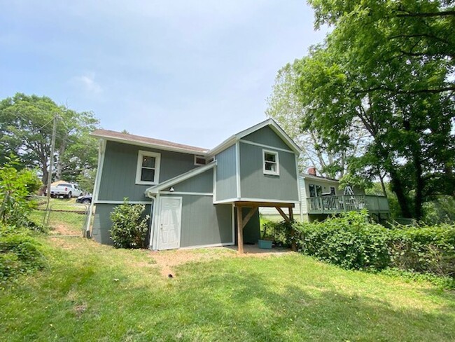 Building Photo - Biltmore Village Bungalow