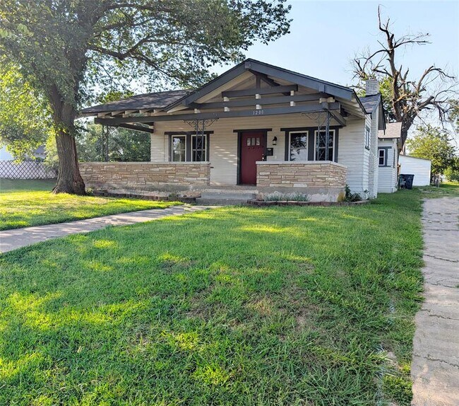 Building Photo - 1200 NW 33rd St
