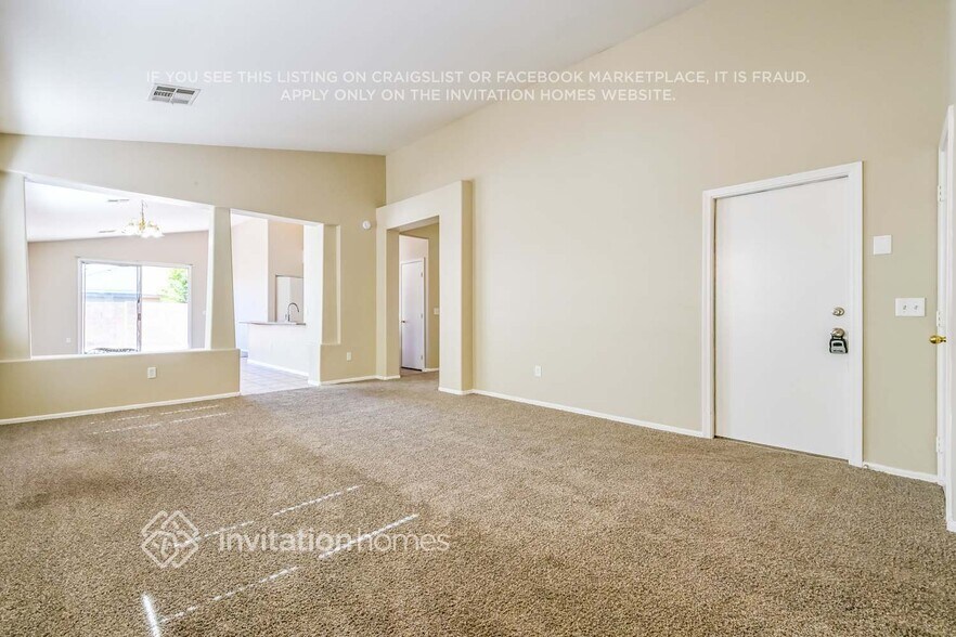 Building Photo - 7002 S 40th Ln