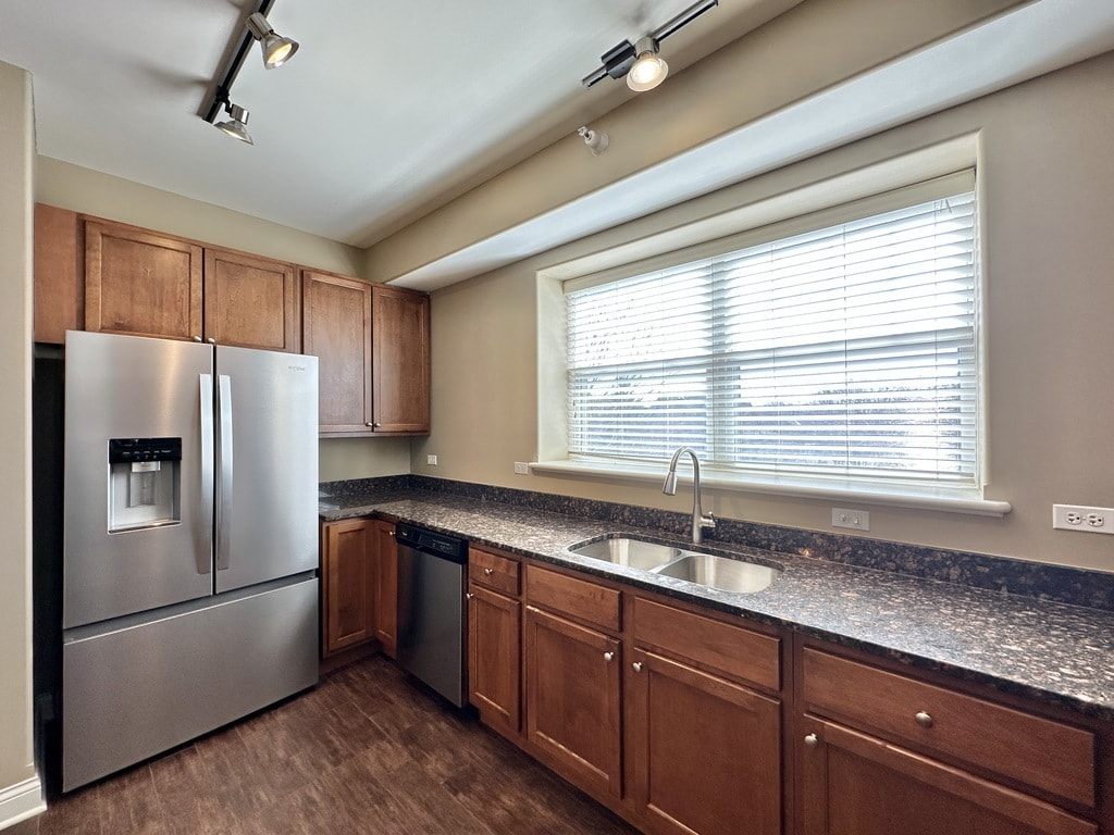 Building Photo - 2 Itasca Place