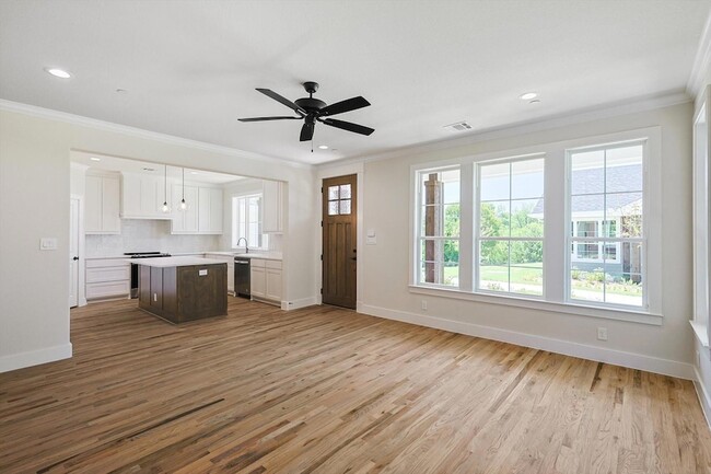Building Photo - 510 Woodside Trl