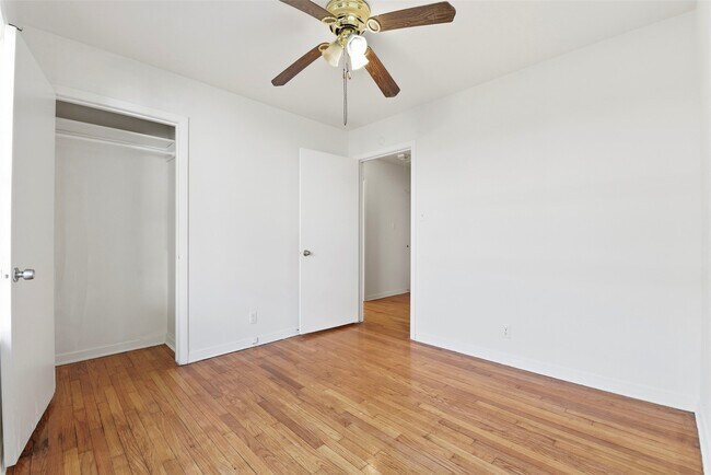 Building Photo - 7138 Mobud Dr