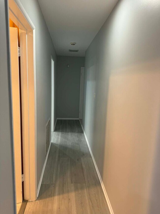 Building Photo - Stunning Single-Story Granada Hills Pool Home | 3 Bed | 2 Bath | 2,500 Sq Ft