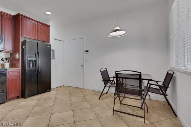 Building Photo - 3353 Antica St