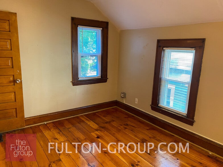 Building Photo - 710 Veto St NW