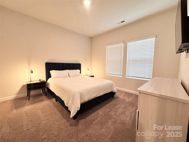 Building Photo - 4513 Millennium Ave