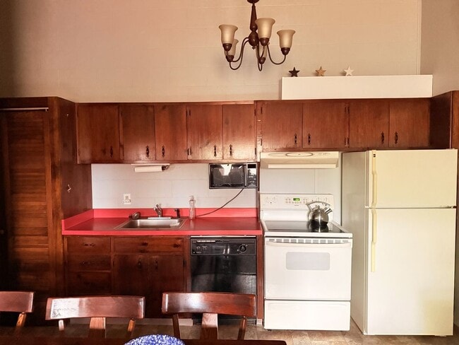 Building Photo - 814 Ski Tow Rd